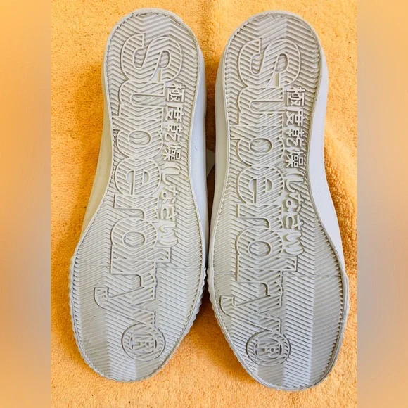 SUPERDRY
Low Pro 2.0 Lace-Up Sports Shoes - Picture 9 of 11